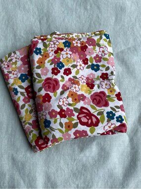 Set of 2 Pottery Barn 100% cotton pink & green floral standard shams